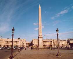 It was then known as Place de la Concorde. The are It was then known as Place de la Concorde. The area was renovated sometime between 1836 and 1840. After which a giant 3,000-years-old Egyptian obelisk